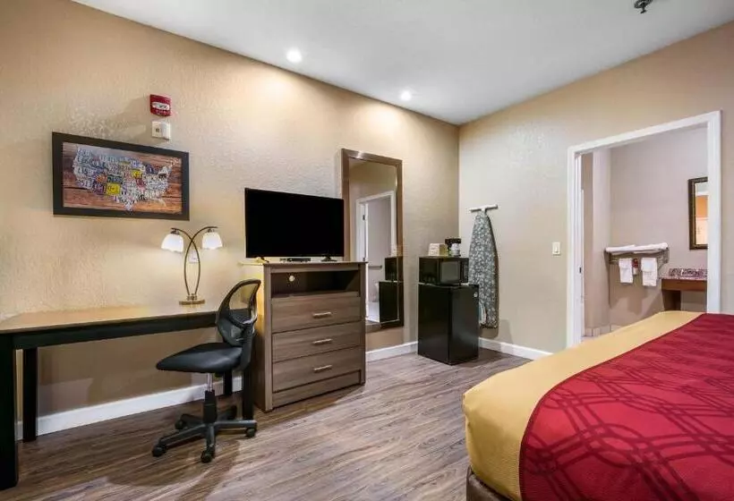 اتاق استاندارد با تخت بزرگ برای معلولان, Econo Lodge Inn & Suites