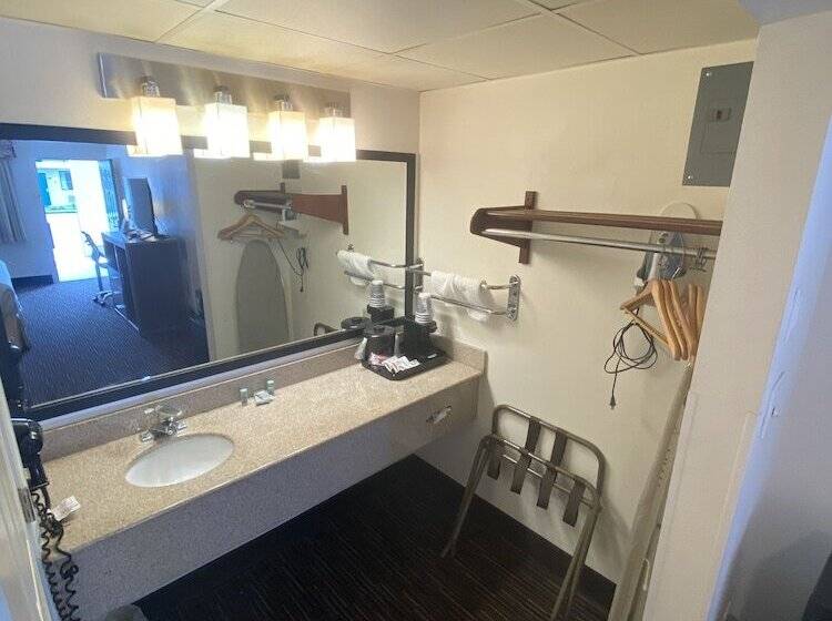 ファミリールーム, Garden State Inn