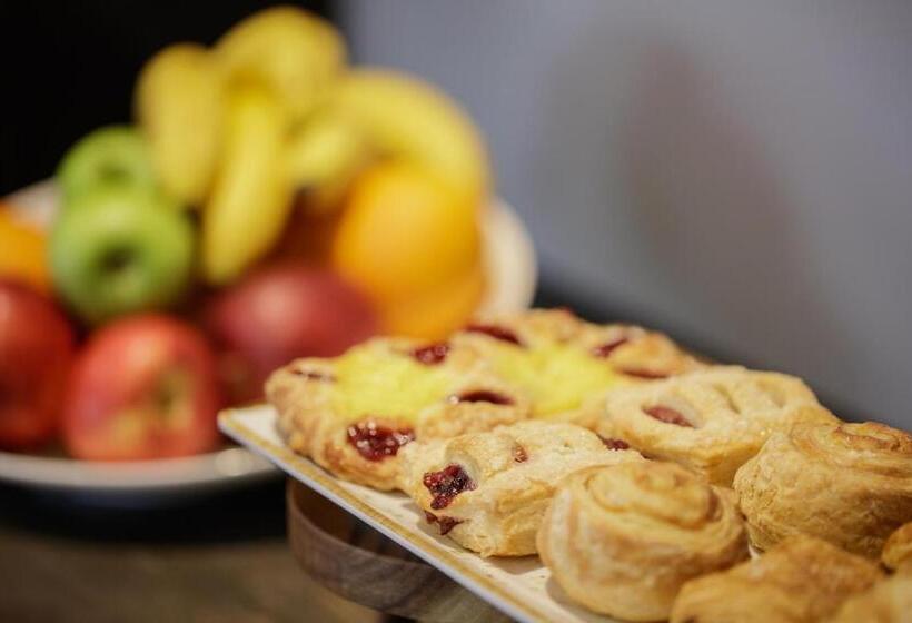 スーペリアールーム, Guyers House