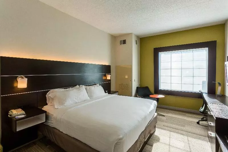 キングサイズベッドのスタンダードルーム, Holiday Inn Express Hotel & Suites Reading, An Ihg