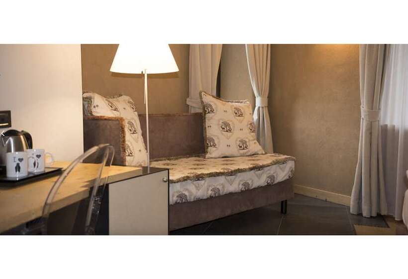 주니어 스위트, Orso Grigio