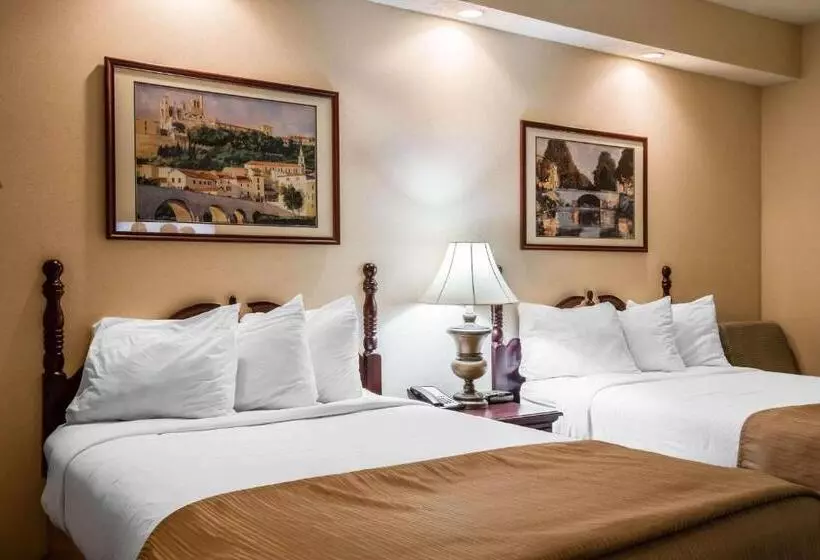 ２ダブルベッドのスタンダードルーム, Quality Inn Kingsport South