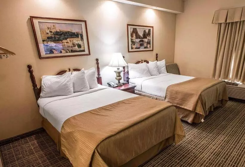２ダブルベッドのスタンダードルーム, Quality Inn Kingsport South