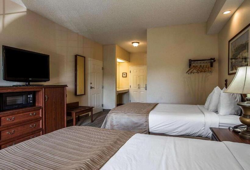 带2个双人床的标准工作室, Quality Inn