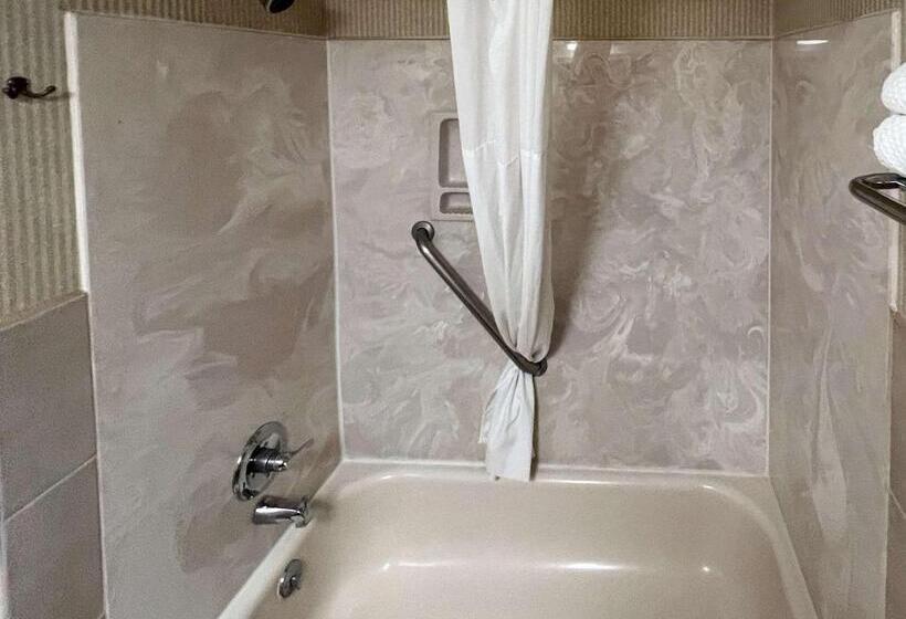 غرفة قياسية سرير كينج, Quality Inn & Suites Grants   I 40