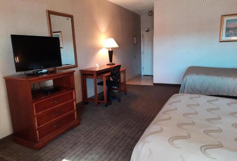 Номер Стандарт, Quality Inn & Suites Grants   I 40