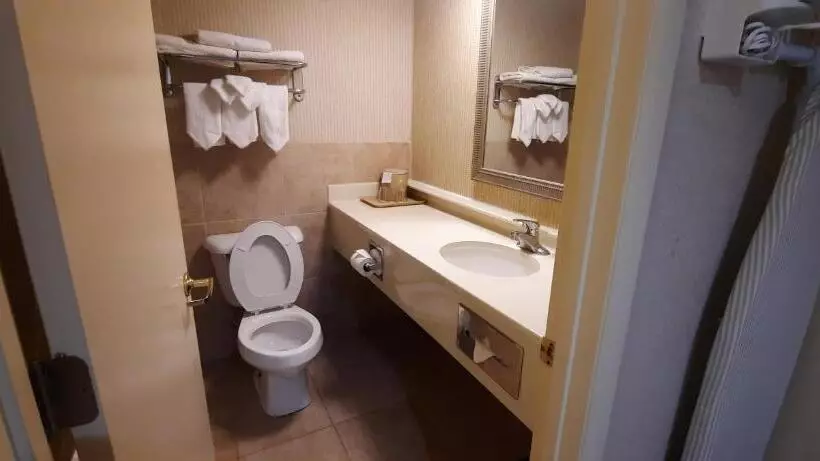 キングサイズベッドのスイートルーム, Quality Inn & Suites Grants   I 40