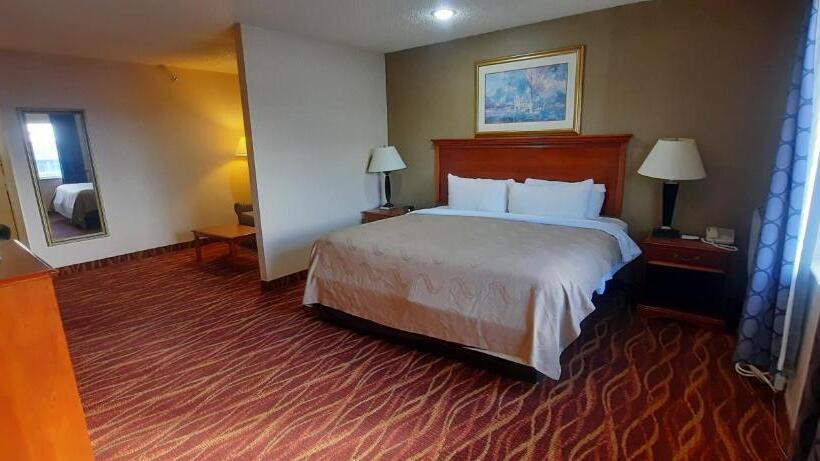 Люкс Кровать Кинг, Quality Inn & Suites Grants   I 40