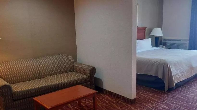 キングサイズベッドのスイートルーム, Quality Inn & Suites Grants   I 40