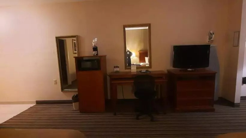身障者適用スタンダードルーム, Quality Inn & Suites Grants   I 40