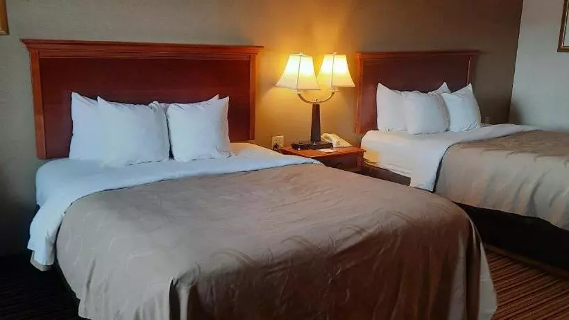 身障者適用スタンダードルーム, Quality Inn & Suites Grants   I 40