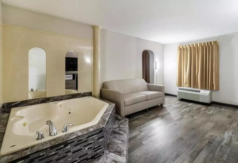 キングサイズベッドのスイートルーム, Red Roof Inn & Suites Jackson, Tn