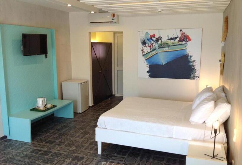 オーシャンビュースーペリアールーム, Irina Beach