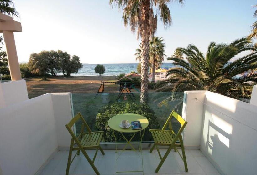 オーシャンビューのスーペリアトリプルルーム, Irina Beach