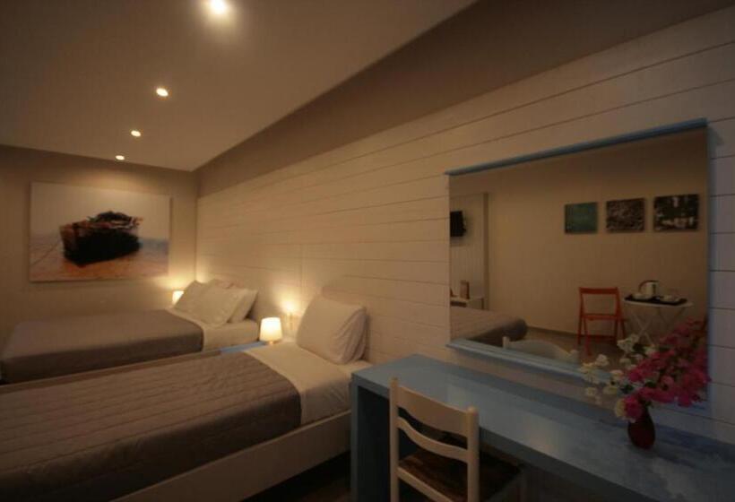 オーシャンビューのスーペリアトリプルルーム, Irina Beach