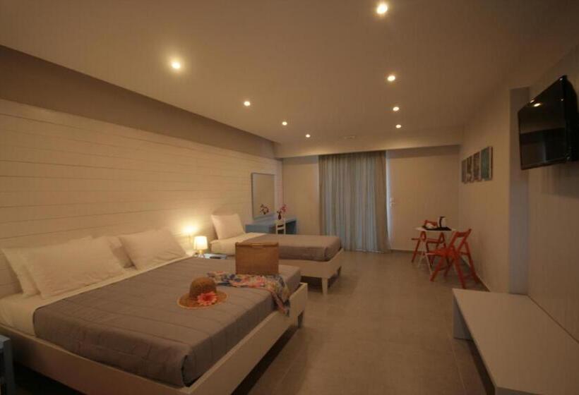 オーシャンビューのスーペリアトリプルルーム, Irina Beach