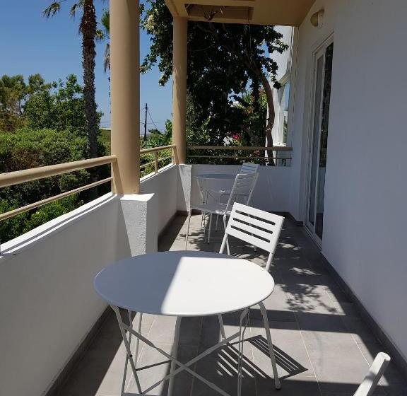 Family flat with view, Irina Beach