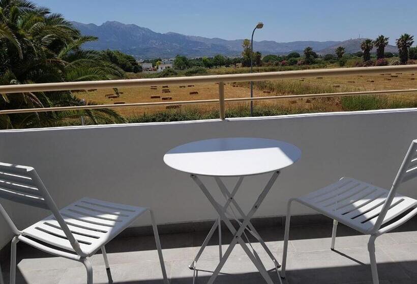 Family flat with view, Irina Beach