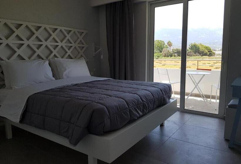 Family flat with view, Irina Beach