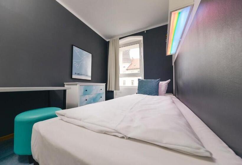 اتاق استاندارد یک تخته با سرویس بهداشتی مشترک, Old Town Hostel