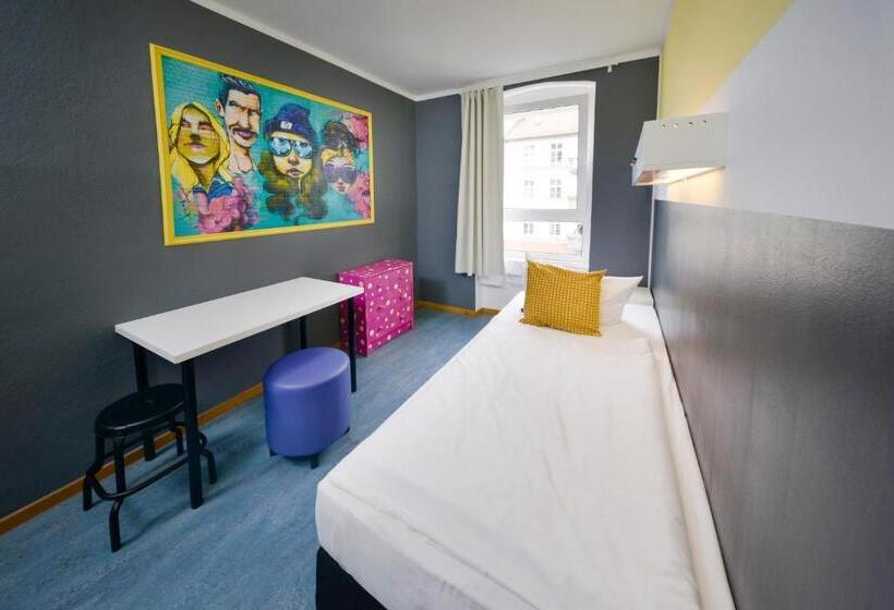 اتاق استاندارد یک تخته با سرویس بهداشتی مشترک, Old Town Hostel