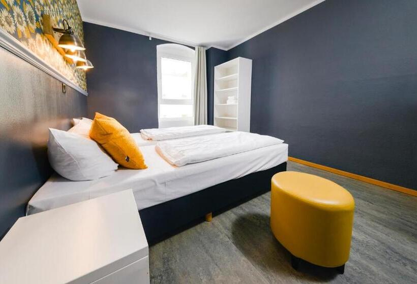 اتاق استاندارد با سرویس بهداشتی مشترک, Old Town Hostel