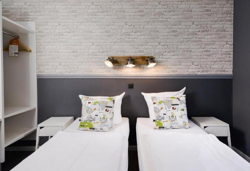 اتاق استاندارد با سرویس بهداشتی مشترک, Old Town Hostel