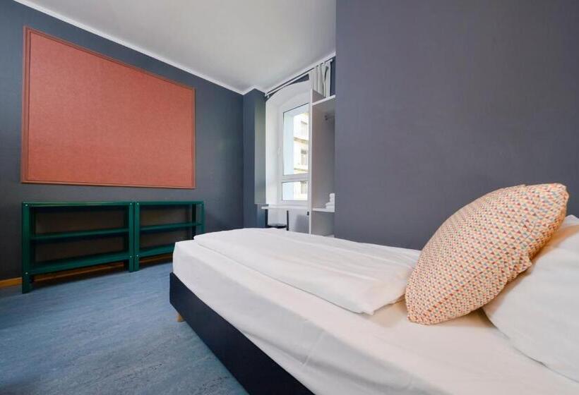 اتاق استاندارد با سرویس بهداشتی مشترک, Old Town Hostel