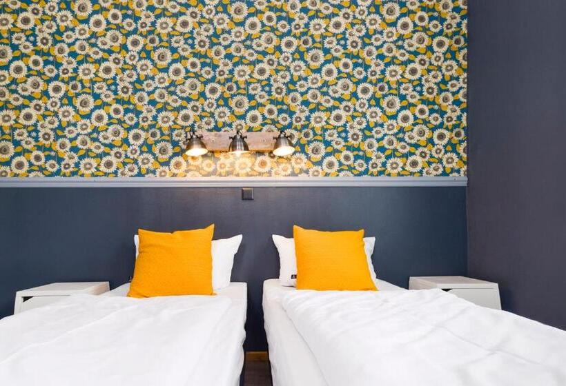 اتاق استاندارد با سرویس بهداشتی مشترک, Old Town Hostel