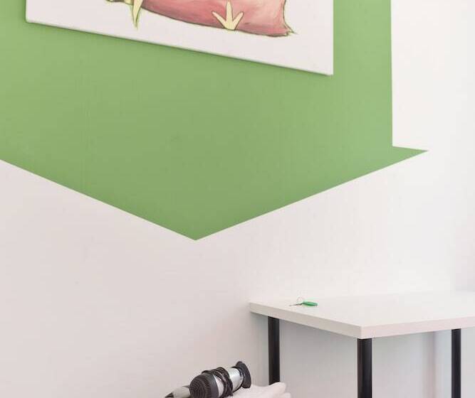 اتاق استاندارد یک تخته با سرویس بهداشتی مشترک, Old Town Hostel