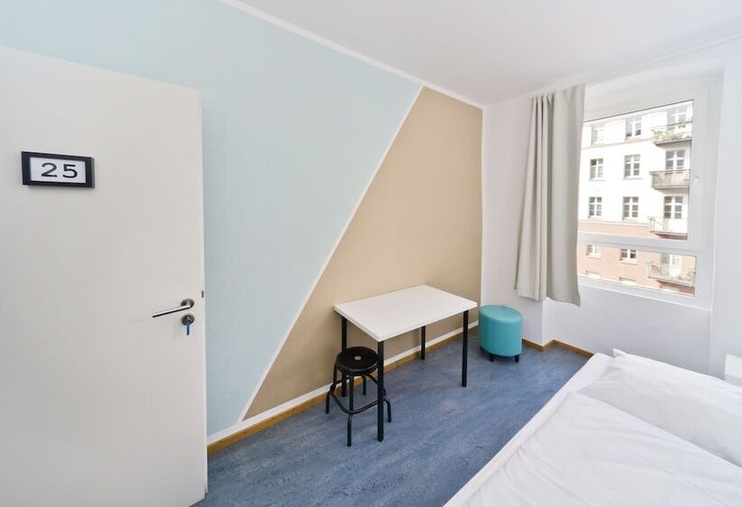 اتاق استاندارد یک تخته با سرویس بهداشتی مشترک, Old Town Hostel