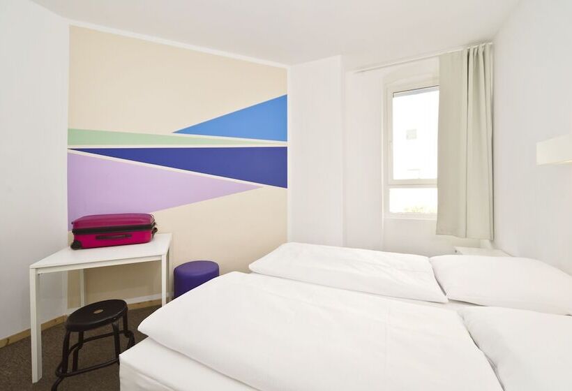 اتاق استاندارد با سرویس بهداشتی مشترک, Old Town Hostel