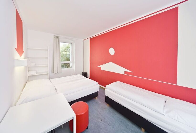 اتاق استاندارد سه تخته با سرویس بهداشتی مشترک, Old Town Hostel