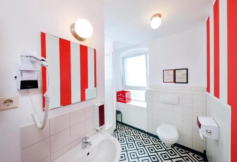 اتاق استاندارد یک تخته با سرویس بهداشتی مشترک, Old Town Hostel