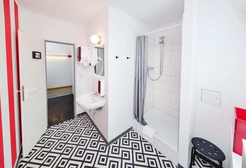 اتاق استاندارد یک تخته با سرویس بهداشتی مشترک, Old Town Hostel