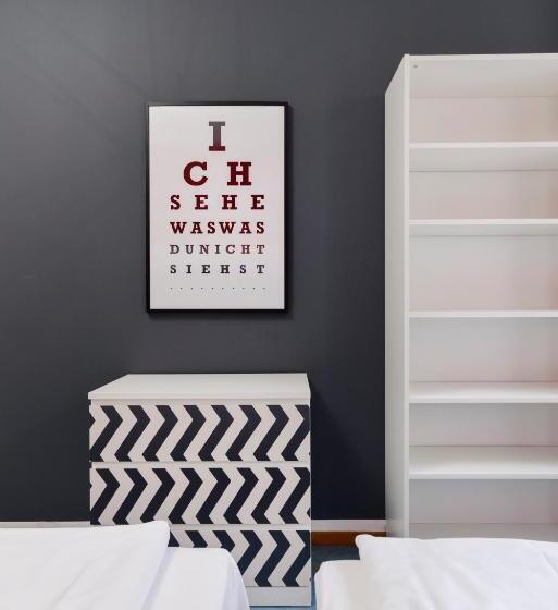 اتاق استاندارد با سرویس بهداشتی مشترک, Old Town Hostel