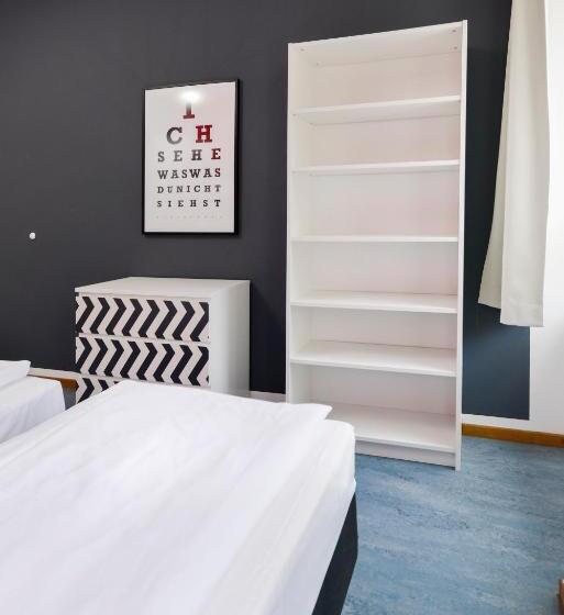 اتاق استاندارد با سرویس بهداشتی مشترک, Old Town Hostel