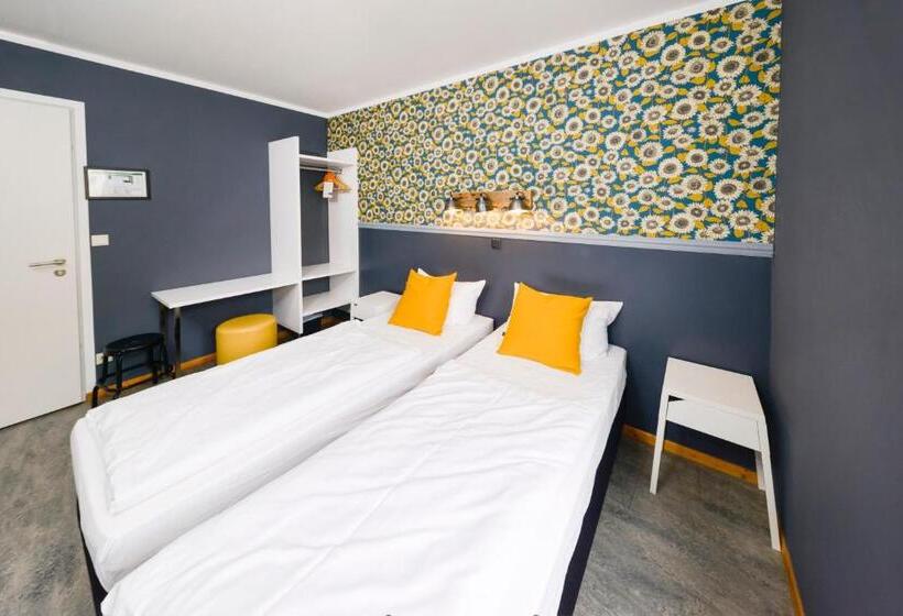 اتاق استاندارد با سرویس بهداشتی مشترک, Old Town Hostel