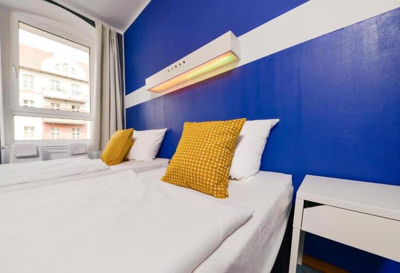 اتاق استاندارد با سرویس بهداشتی مشترک, Old Town Hostel