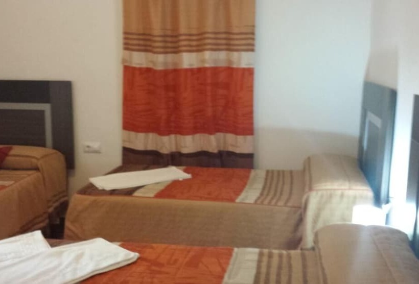 اتاق استاندارد چهار تخته, Pension Gran Plaza