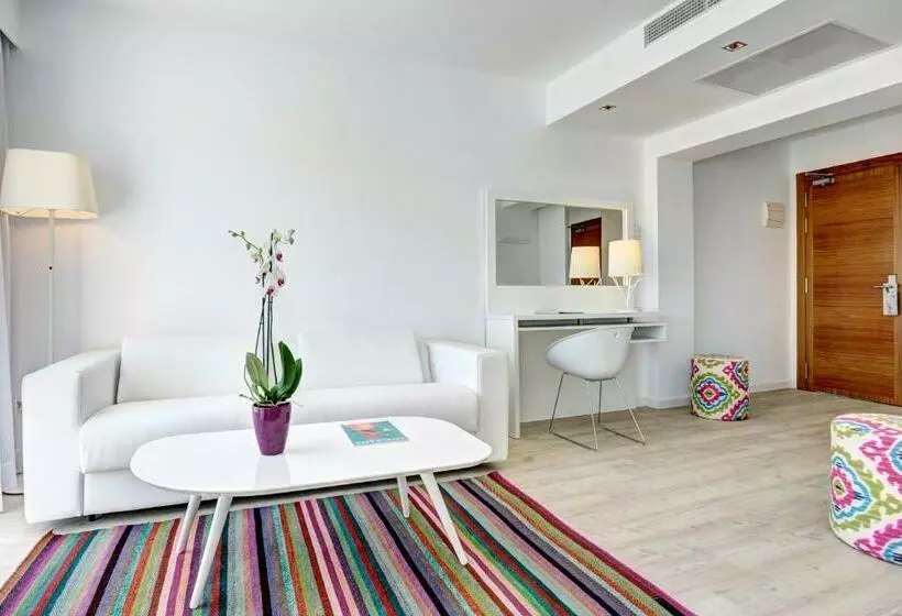 سوئیت جونیور پریمیوم, Grupotel Ibiza Beach Resort - Adults Only