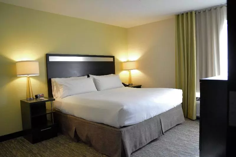 身障者適用スイートルーム, Candlewood Suites Youngstown W I 80 Niles Area By Ihg
