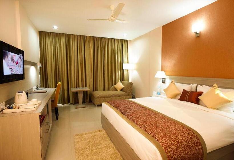 스위트 킹사이즈 침대, Days Hotel By Wyndham Neemrana