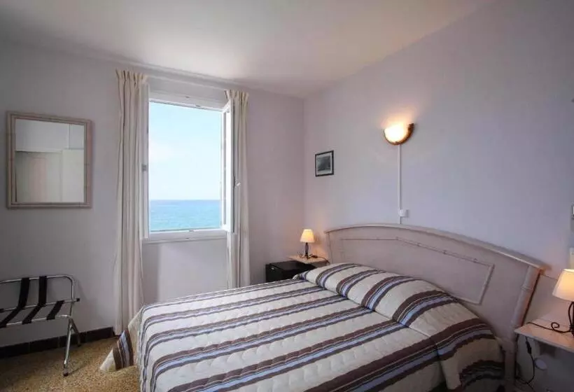 اتاق استاندارد با چشمانداز دریا, De La Plage Santa Vittoria
