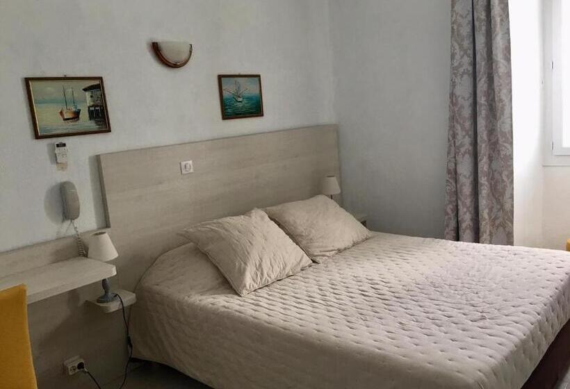 オーシャンビュースタンダードルーム, De La Plage Santa Vittoria