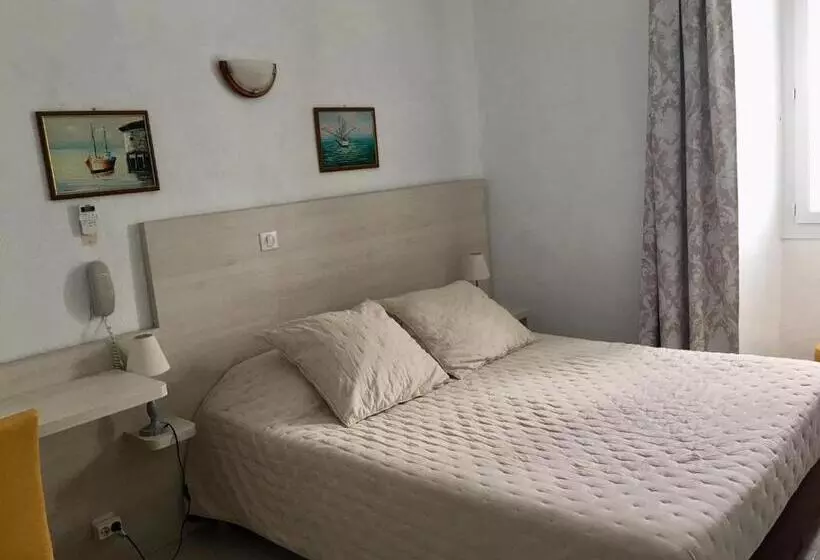 اتاق استاندارد با چشمانداز دریا, De La Plage Santa Vittoria