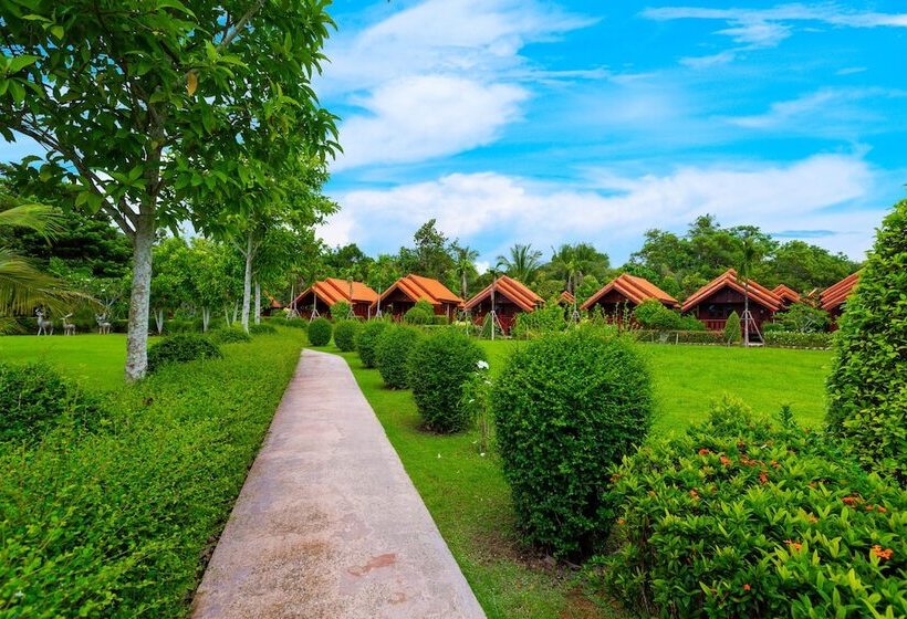 Cottage Pool View, Diamond Beach Resort