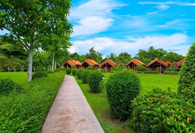 Cottage Pool View, Diamond Beach Resort