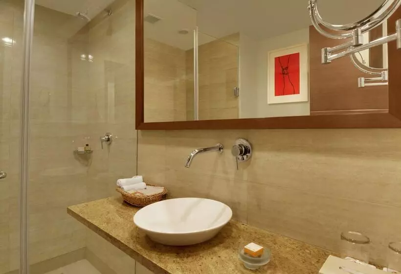コンフォートルーム, Four Points By Sheraton New Delhi, Airport Highway