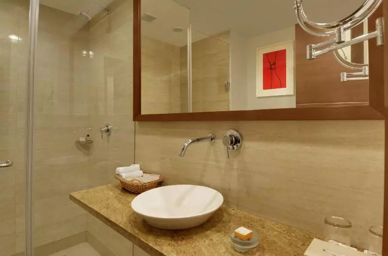 コンフォートルーム, Four Points By Sheraton New Delhi, Airport Highway